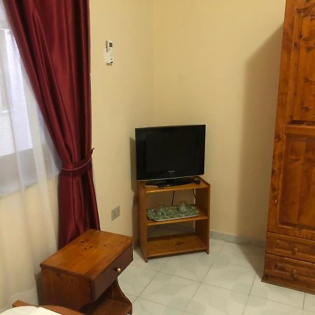 佩佩托酒店 Durrës 外观 照片