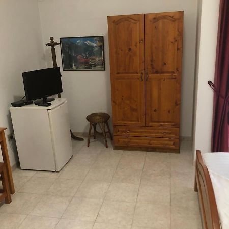 佩佩托酒店 Durrës 外观 照片