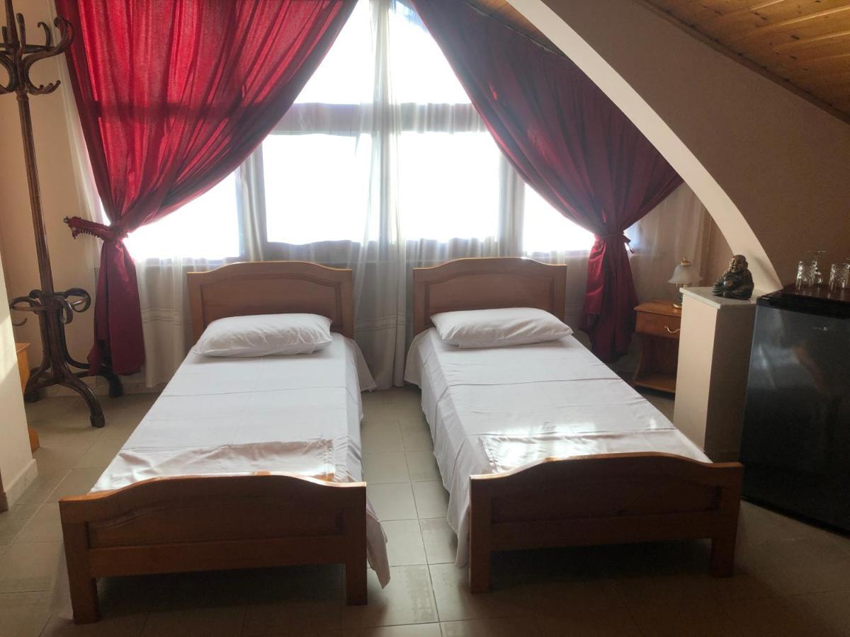 佩佩托酒店 Durrës 外观 照片