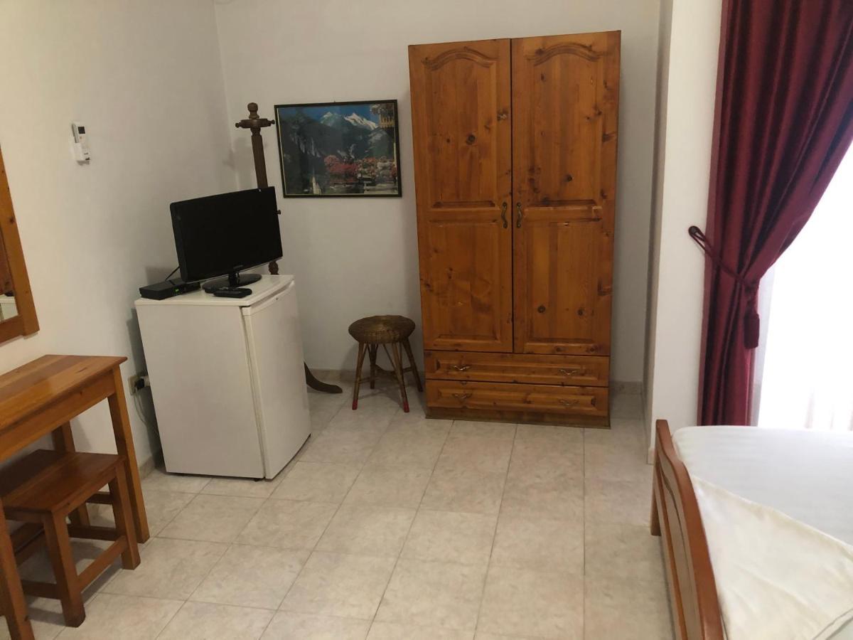 佩佩托酒店 Durrës 外观 照片